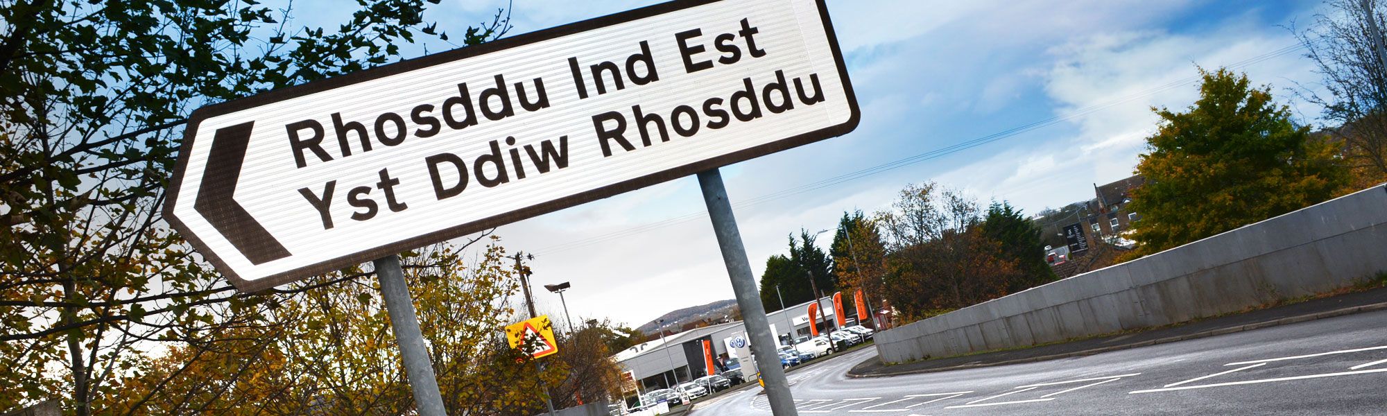 Signpost for Rhosddu Industrial Estate, Wrexham